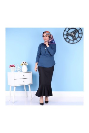 Kısa Etek Üzeri Bluz Kısa Etek Üzeri Bluz