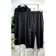 Öykü Kapşonlu Düğme Detaylı İki İplik Penye Takım - Siyah Öykü Kapşonlu Düğme Detaylı İki İplik Penye Takım - Siyah