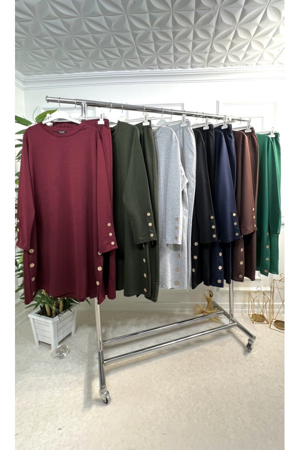 Helen Düğme Detaylı İki İplik Penye Takım - Haki Helen Düğme Detaylı İki İplik Penye Takım - Haki