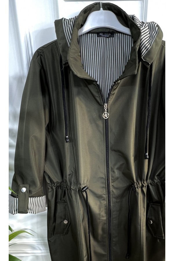 Nisa Çıkarılabilir Kapşonlu İçi Çizgili Kısa Trenç - Haki