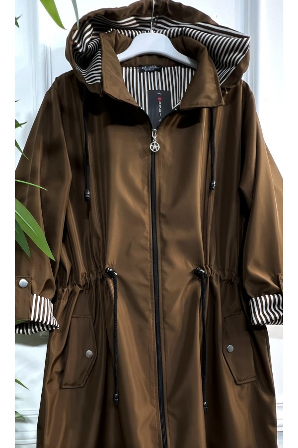 Rüya Çıkarılabilir Kapşonlu İçi Çizgili Ara Boy Trenç - Kahverengi