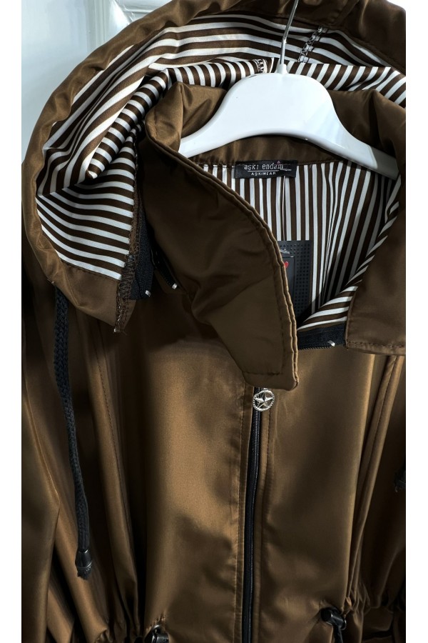 Rüya Çıkarılabilir Kapşonlu İçi Çizgili Ara Boy Trenç - Kahverengi