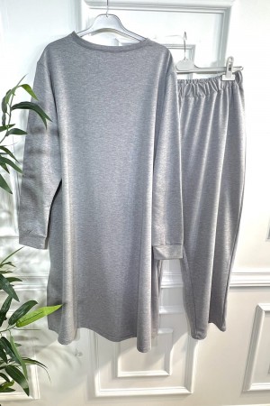 Uğur Yanları Yırtmaçlı Uzun İki İplik Takım - Gri Uğur Yanları Yırtmaçlı Uzun İki İplik Takım - Gri