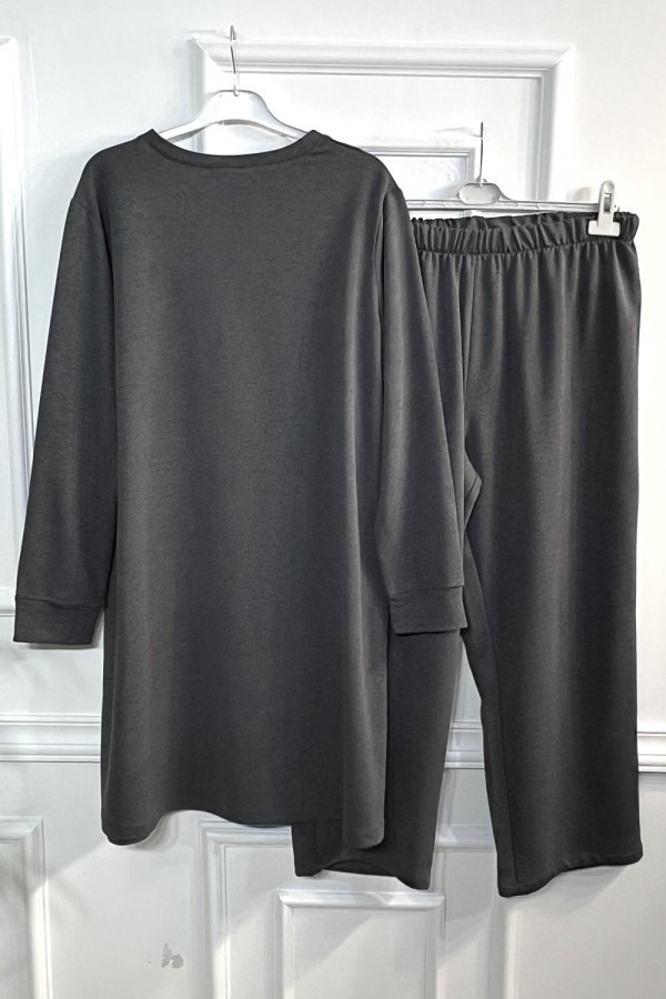 Yasmin Deri Detaylı Kare Taşlı İki İplik Penye İkili Takım - Antrasit Yasmin Deri Detaylı Kare Taşlı İki İplik Penye İkili Takım - Antrasit