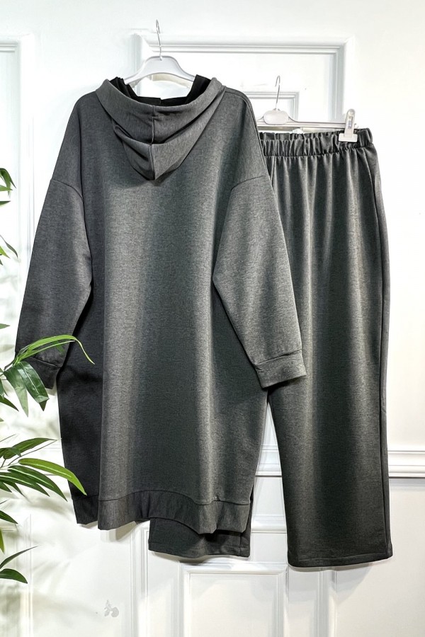 Öykü Kapşonlu Düğme Detaylı İki İplik Penye Takım - Antrasit Öykü Kapşonlu Düğme Detaylı İki İplik Penye Takım - Antrasit