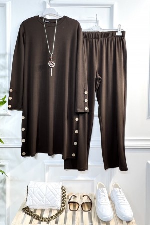 Hicran Full Esnek Likralı Düğmeli Takım-KOLYE HEDİYELİ-Kahverengi Hicran Full Esnek Likralı Düğmeli Takım-KOLYE HEDİYELİ-Kahverengi