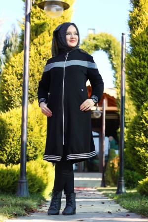 Büyük Beden Fermuarlı Şeritli Spor Kap Siyah Büyük Beden Fermuarlı Şeritli Spor Kap Siyah