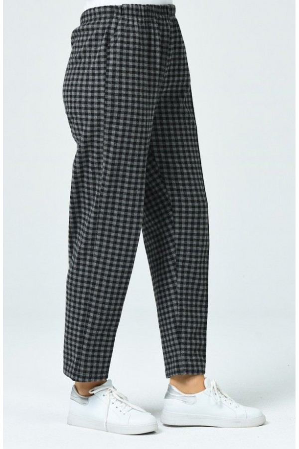 Büyük Beden Cepli Kışlık Lastikli Kaşe Pantolon Siyah Büyük Beden Cepli Kışlık Lastikli Kaşe Pantolon Siyah