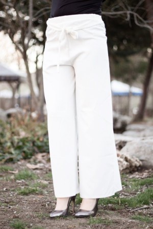 Beli Lastikli Kuşaklı Bol Paça Pantolon Kırık Beyaz Beli Lastikli Kuşaklı Bol Paça Pantolon Kırık Beyaz